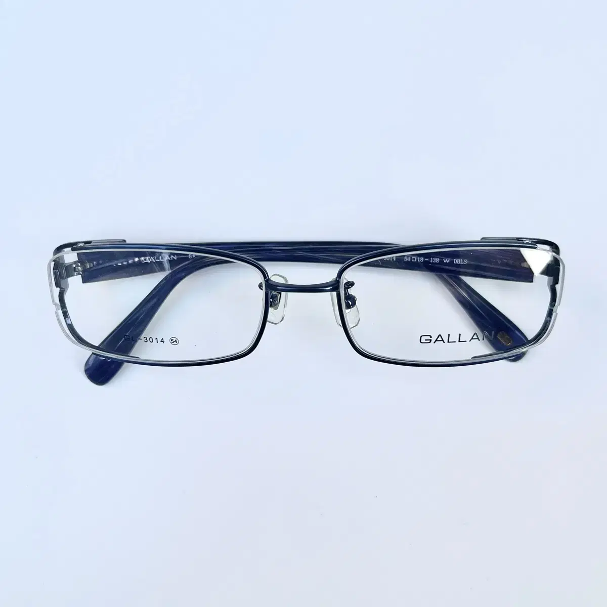 Blue wave frame glasses