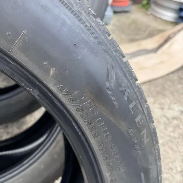 275/50R22 브릿지스톤