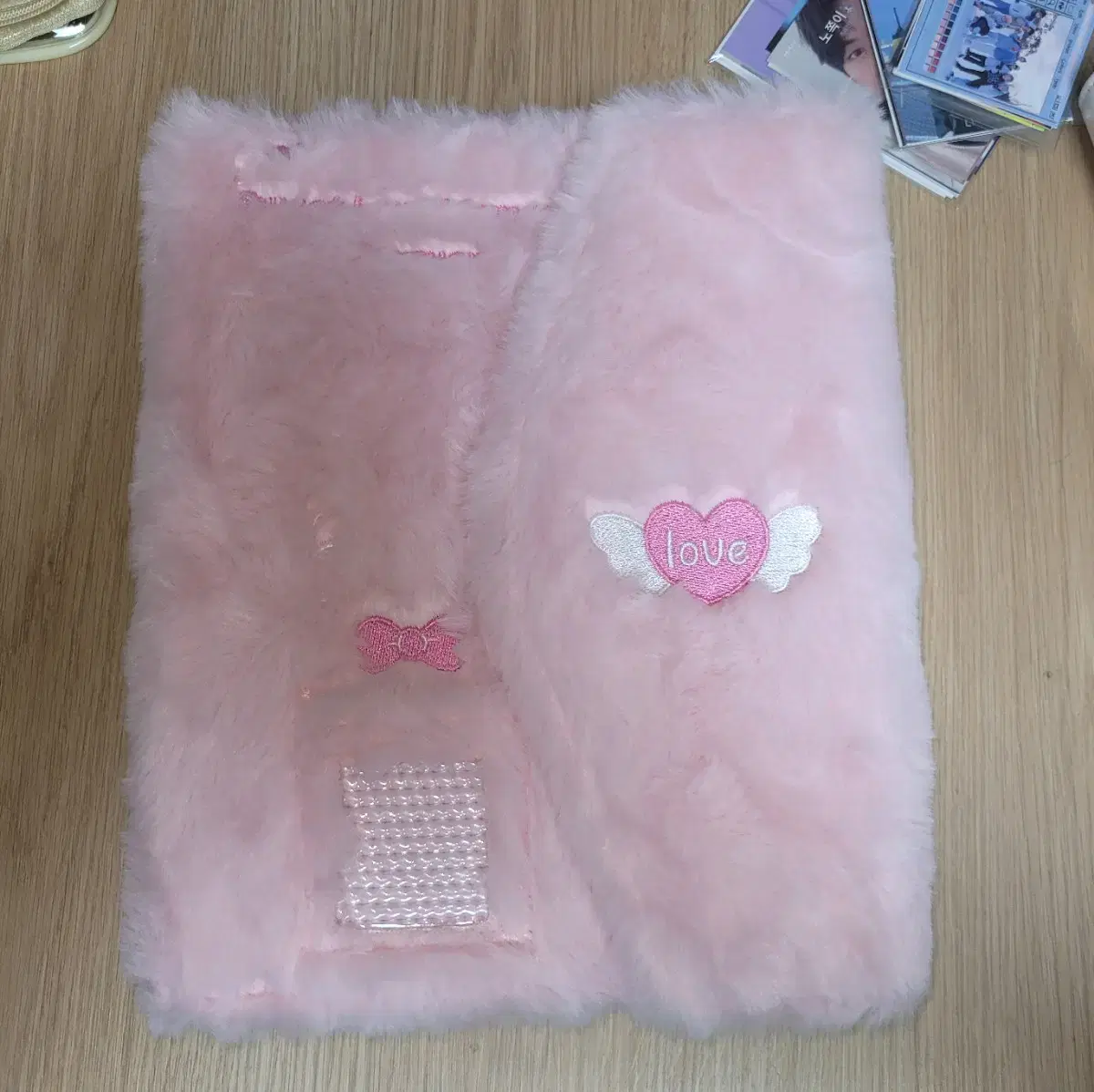 Pink fur binder wts sells