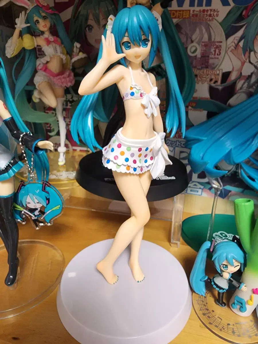 Hatsune Miku Polka Dot Bikini Sooyoung Figure