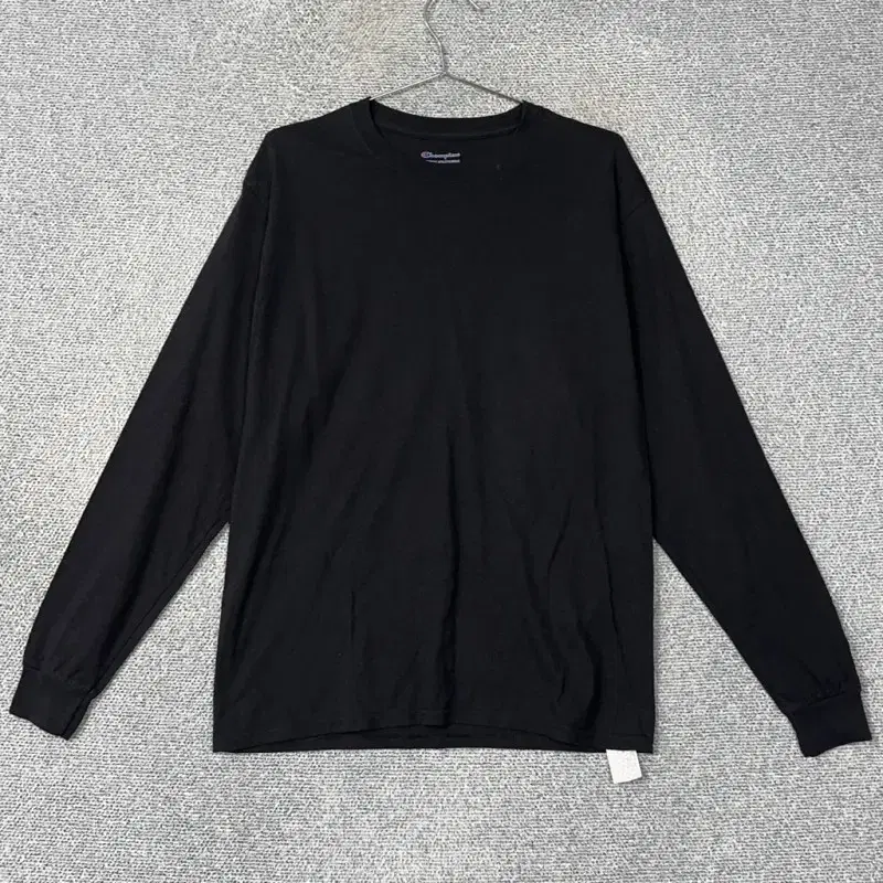 Champion All-Black Long Sleeve Tee M