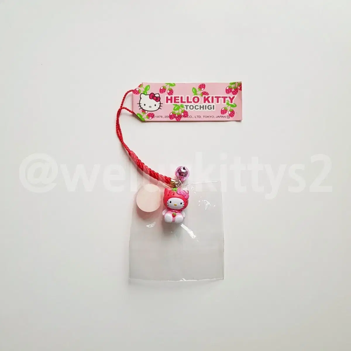 Strawberry Bear Kitty Strap Details