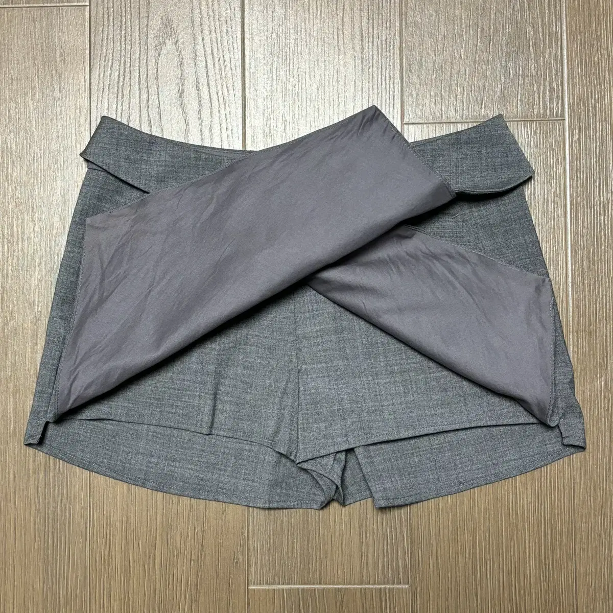 Aritzia Talulua 울 치마 바지 / 쇼츠 핫팬츠 반바지 스커트