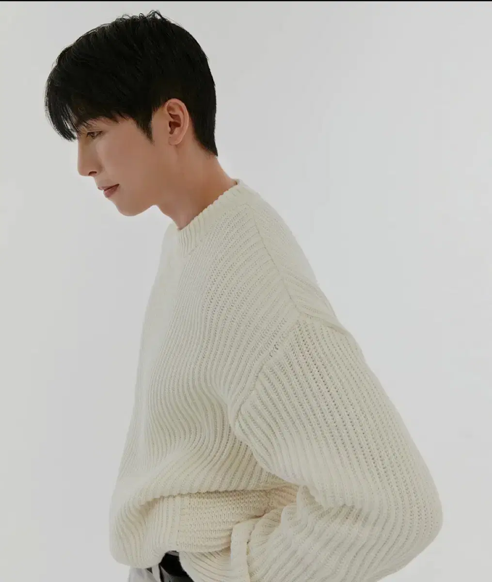 [Can Stylist X Knitted] Minimalist Round Knit