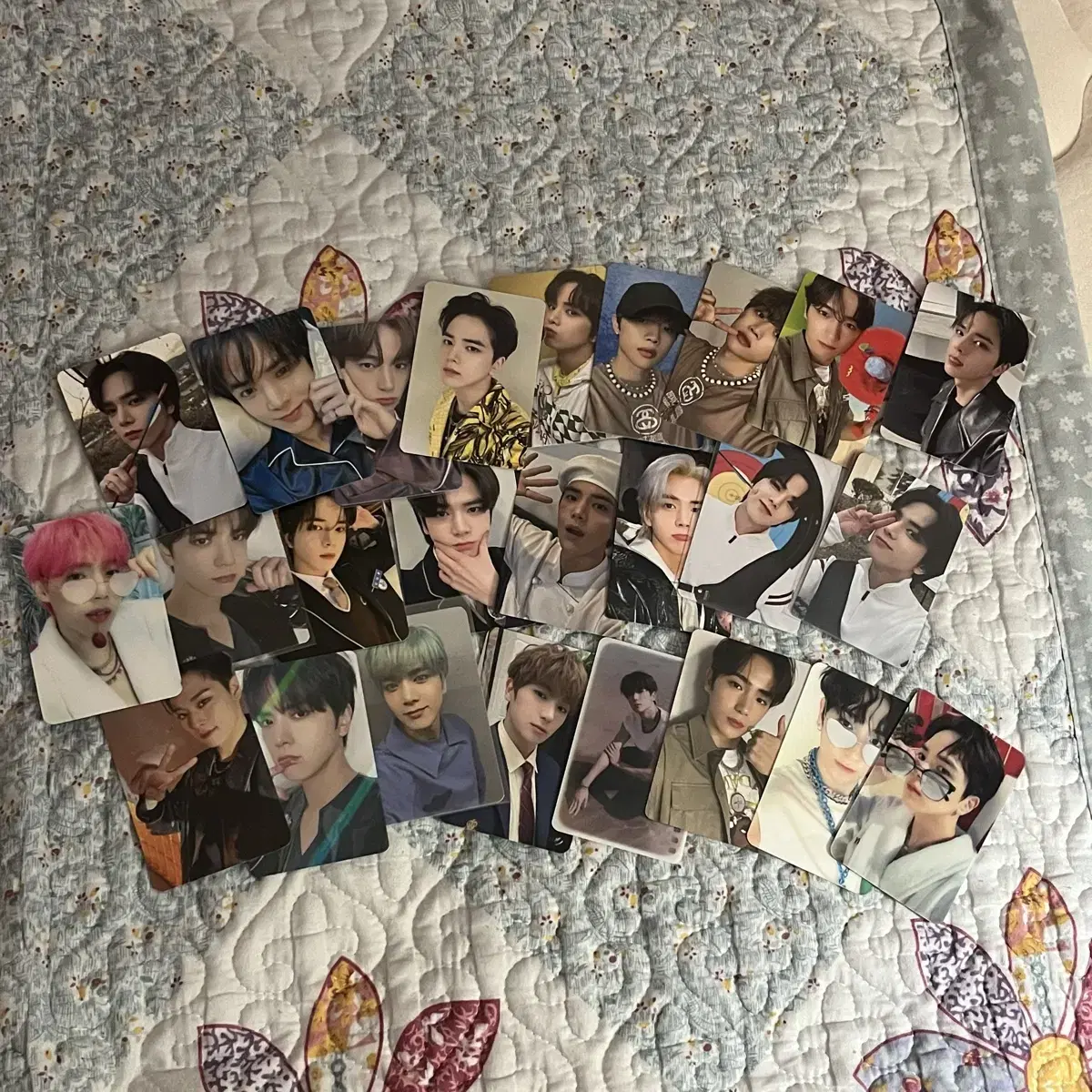 I'm selling 25 copies of the boyz dubmudasun porta bulk younghoon juyeon hyunjae sunwoo