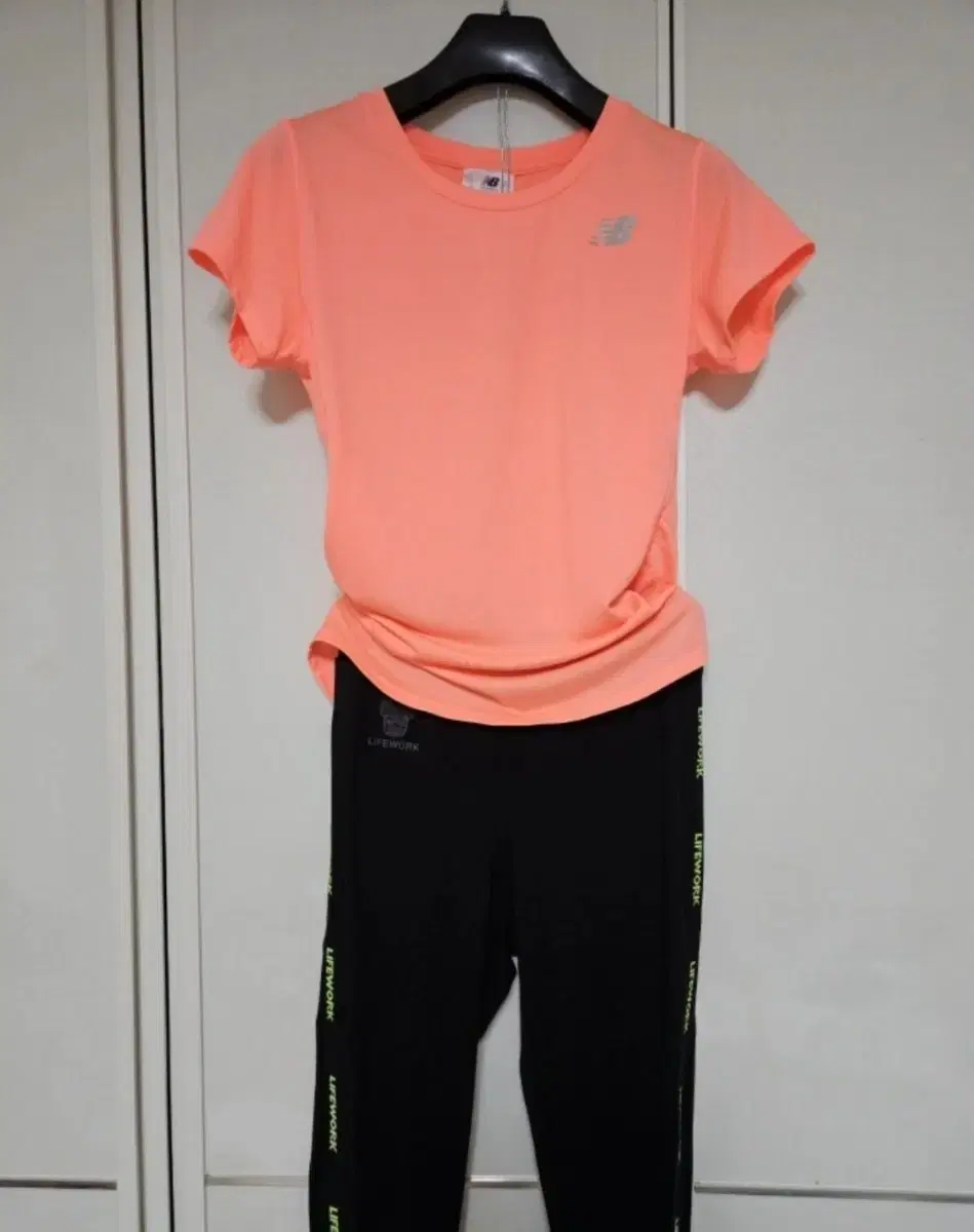 New) NB cold T-shirt + Life Work leggings sells