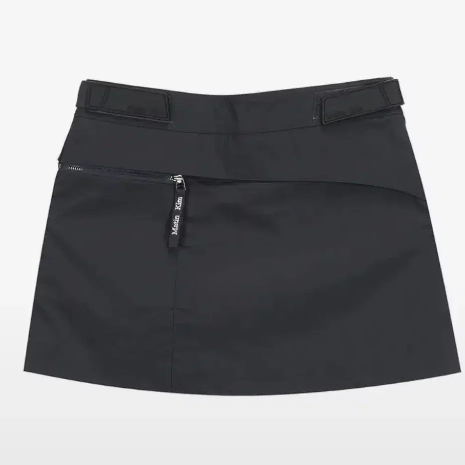 마뗑킴 NYLON ZIP POINT MINI SKIRT IN CHARCO