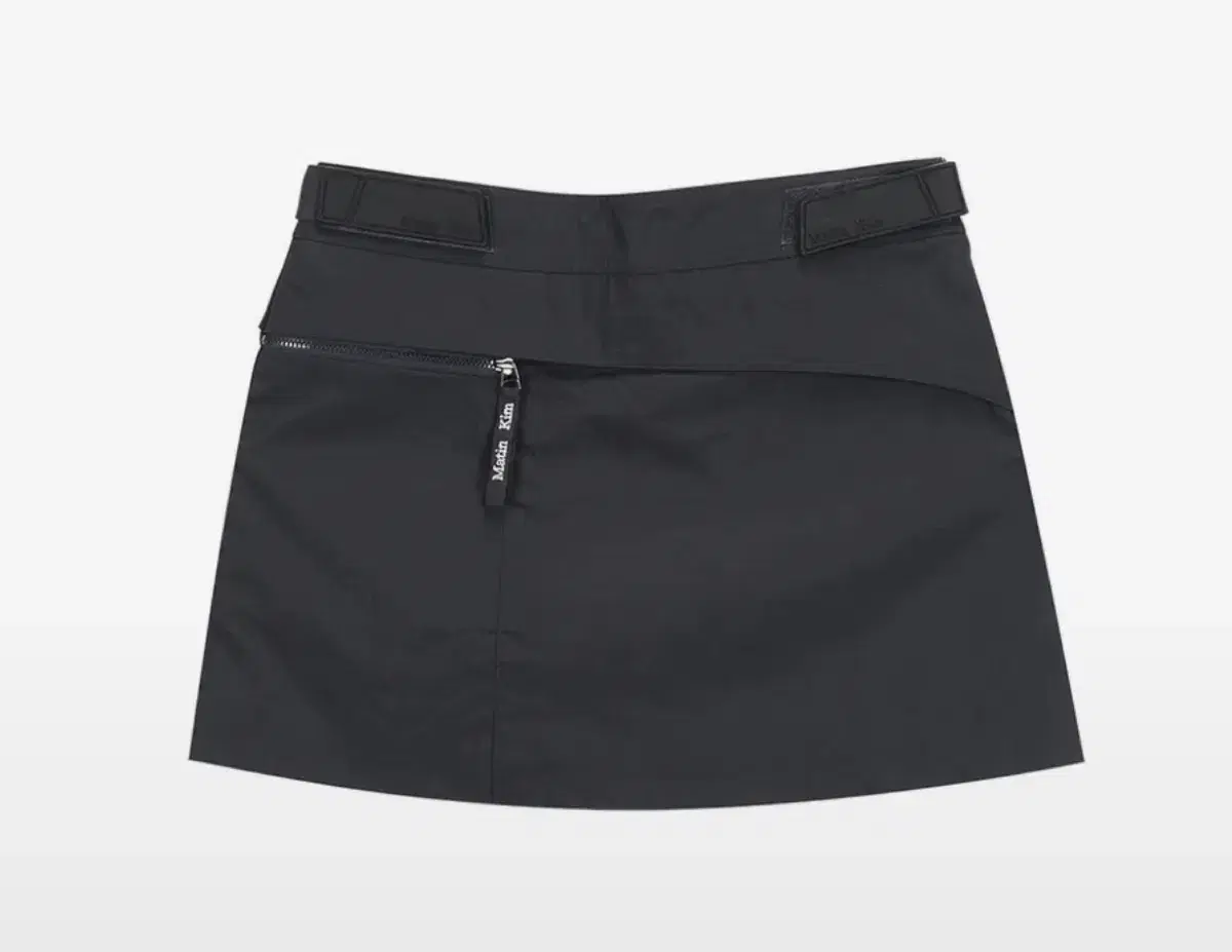 마뗑킴 NYLON ZIP POINT MINI SKIRT IN CHARCO