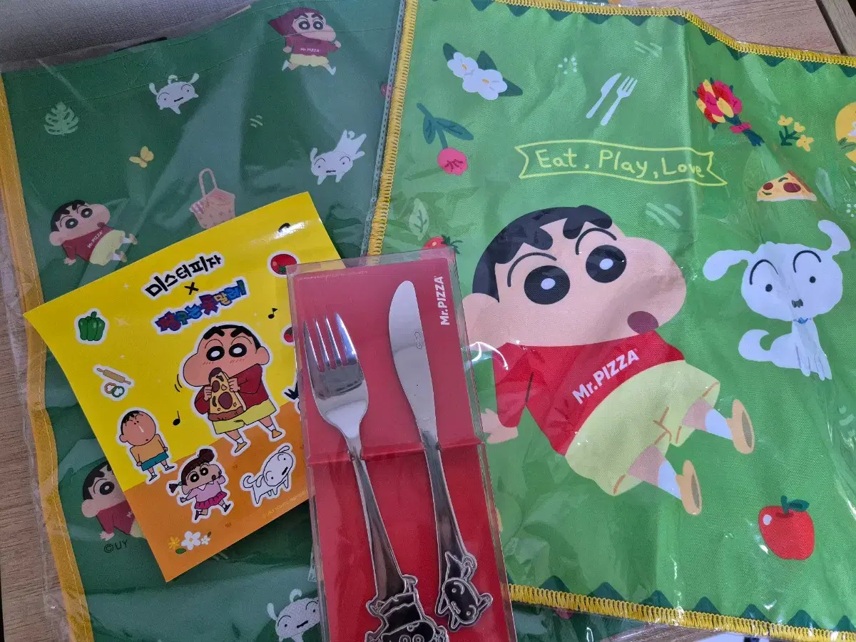 Mr. Pizza Changu Merchandise Set