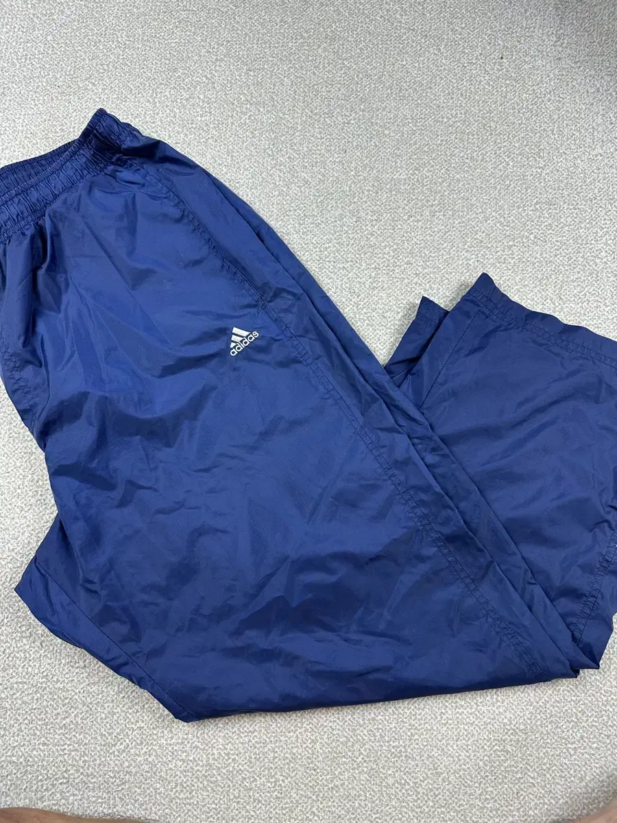 adidas Classic Windbreaker Trousers L