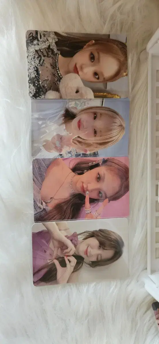 (WOMEN) kids gidle yuqi,shuhua photocard sells! (Bomb bomb bomb!)