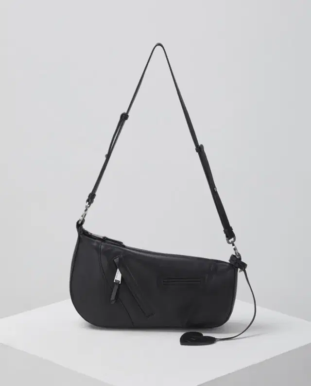 (새상품)아카이브앱크 러브바이커백 luv biker bag