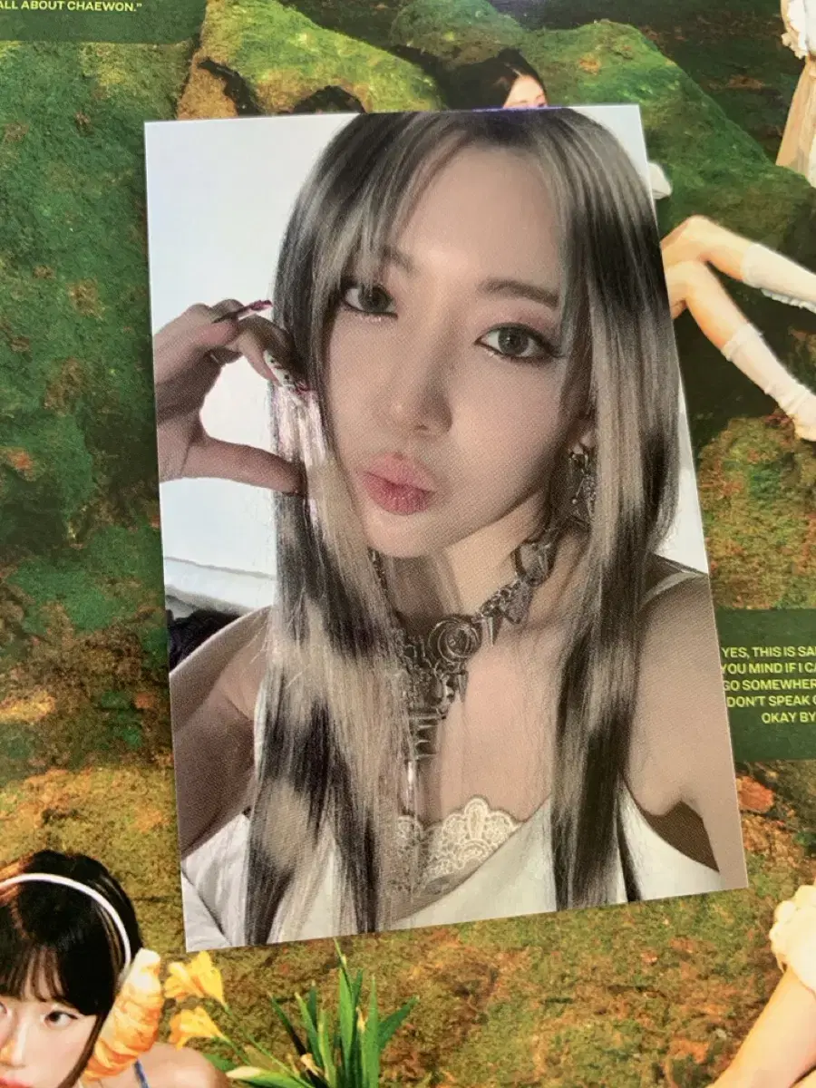 Le sserafim CRAZY sakura wts for week 1 wts photocard.