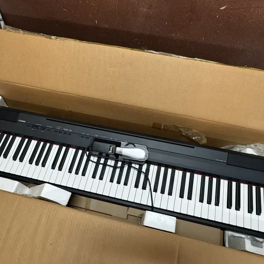 YAMAHA P-105B