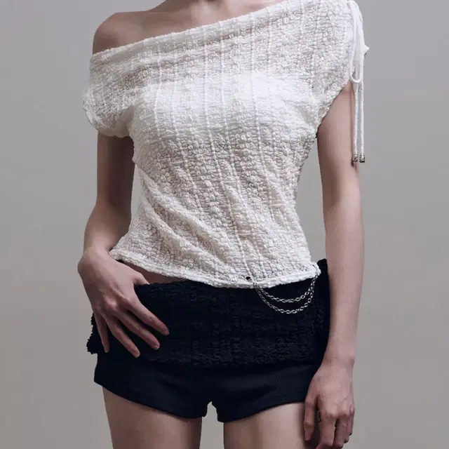 Hilda 힐다 Sheer One Shoulder Sleeveless