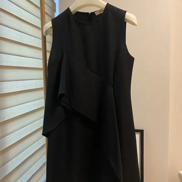 DVF Little Black Dress 블랙 미니 원피스