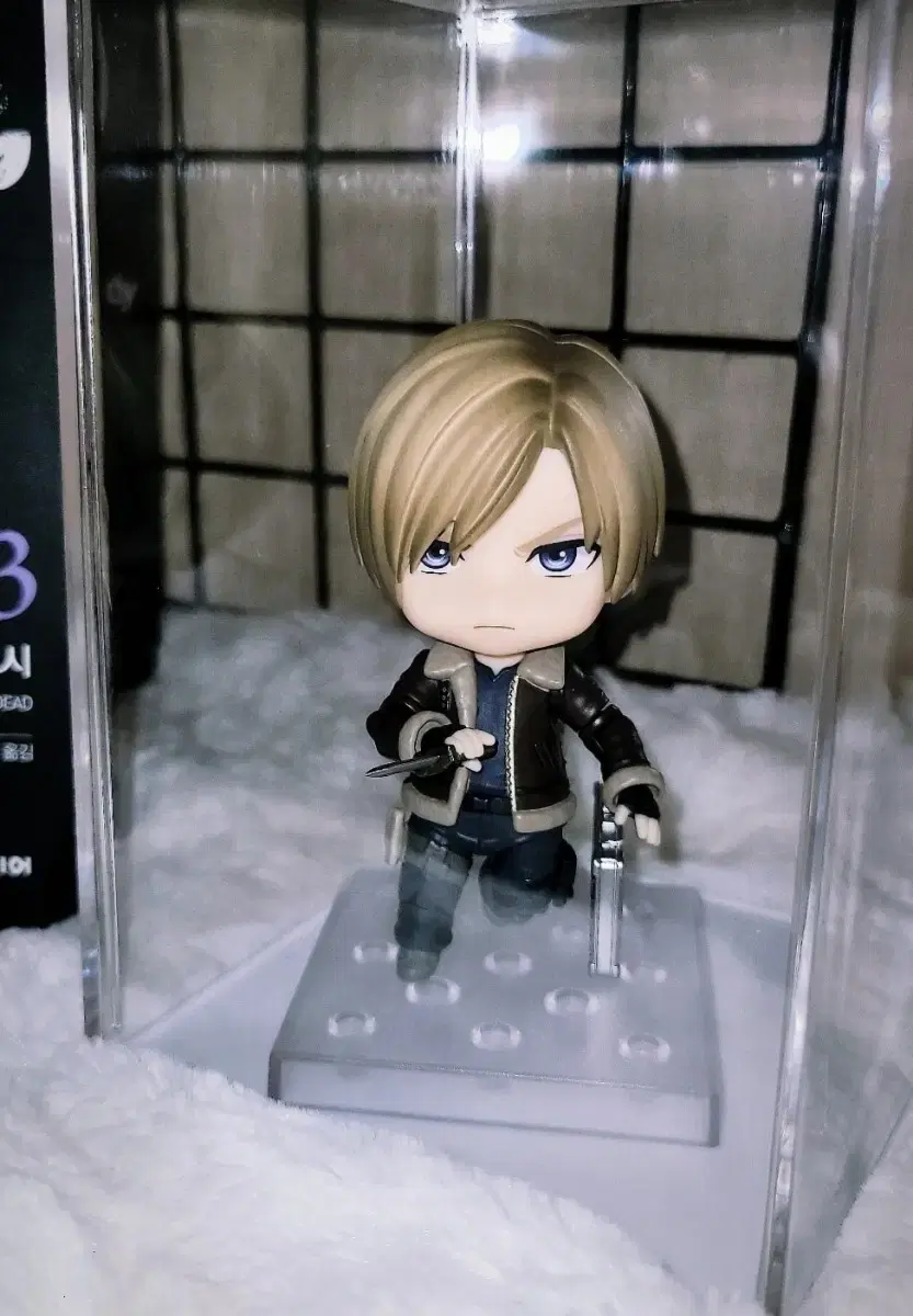 Biohazard Re:4 Leon Nendoroid for sale.