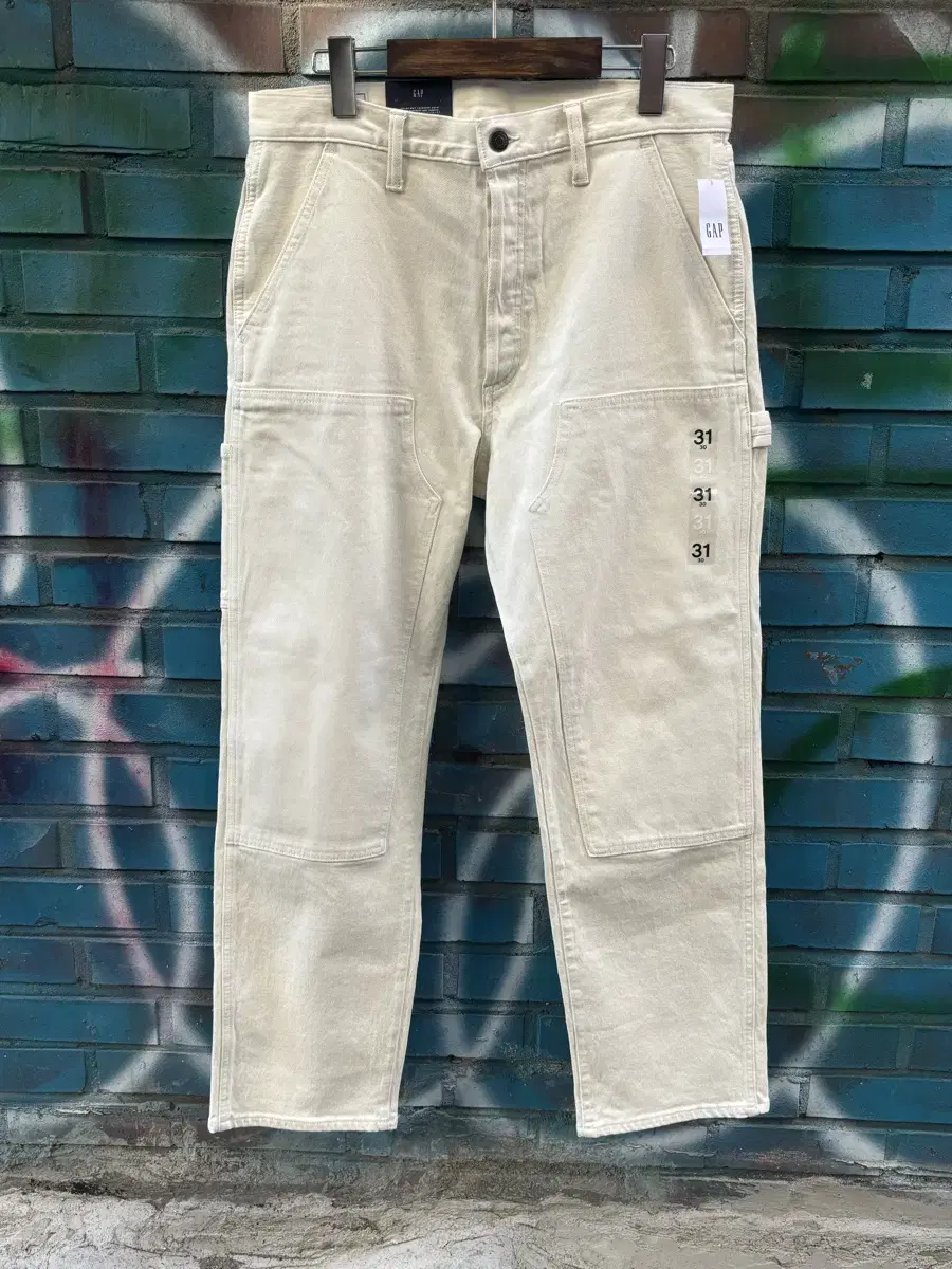 (31) Gap Double Knee Carpenter Pants