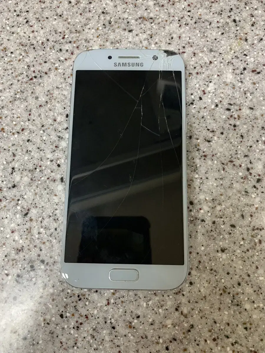 Galaxy A5 2017 32GB for sale (Quick sale)