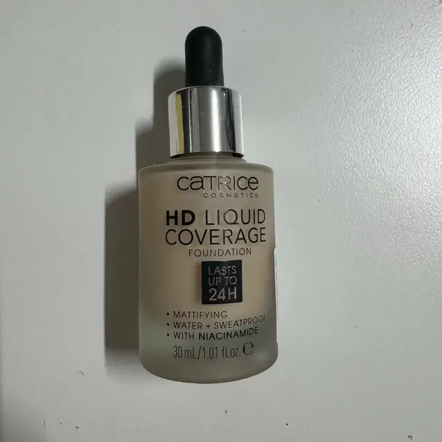 ATRICE HD LIQUID COVERAGE Foundation  캐트