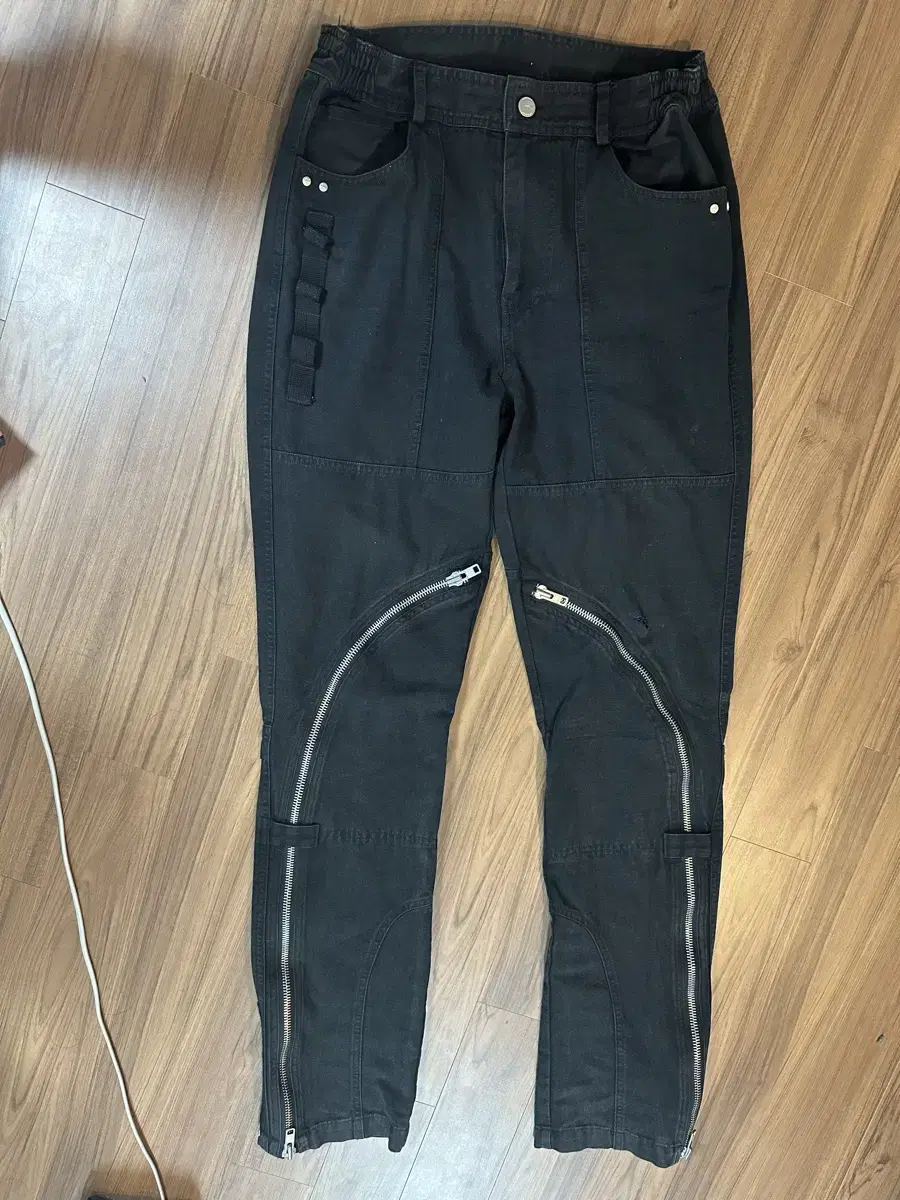 PaiaKai Curve Zip Slim Pants