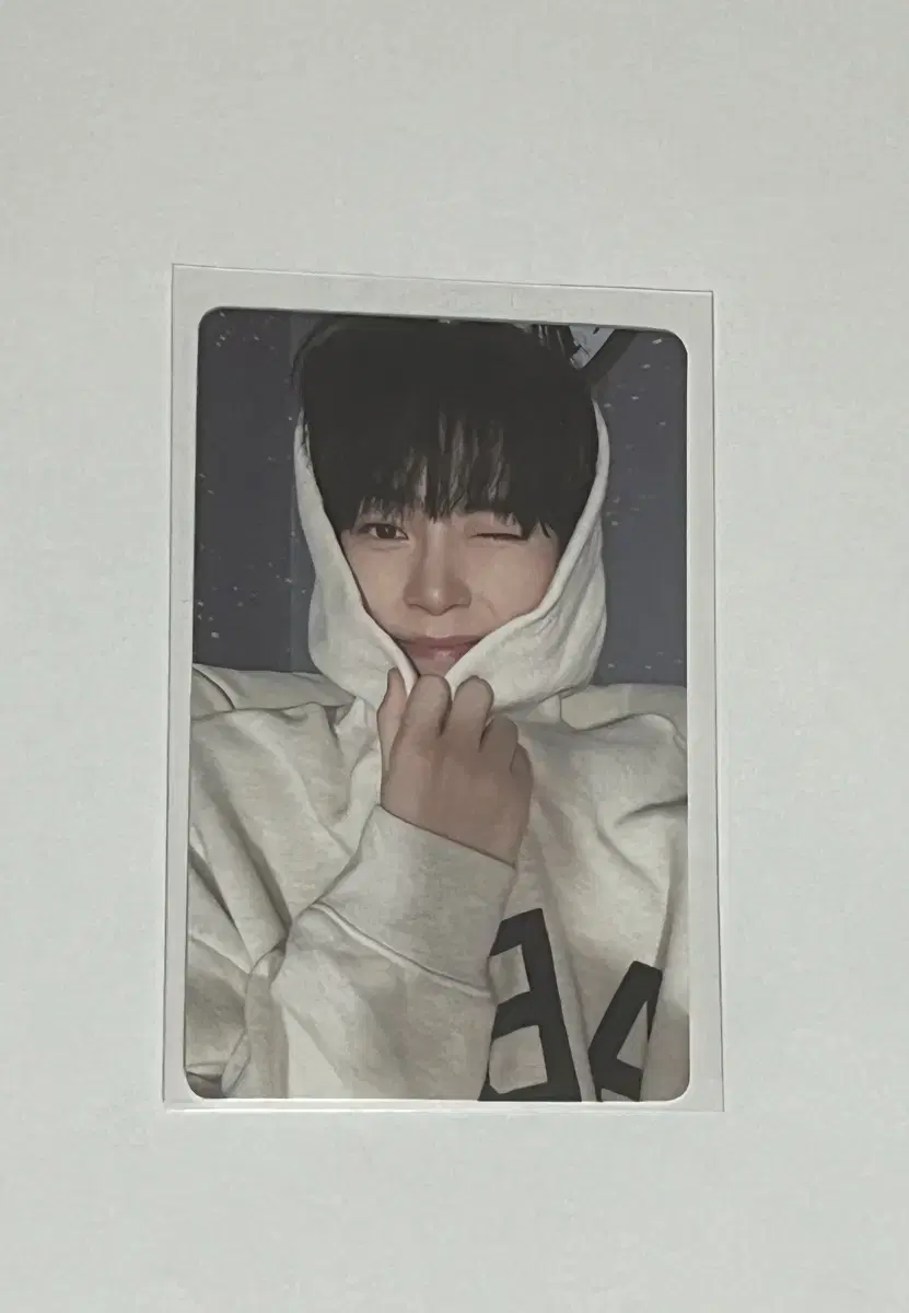 zerobaseone melting point hooded hanbin photo card for sale!