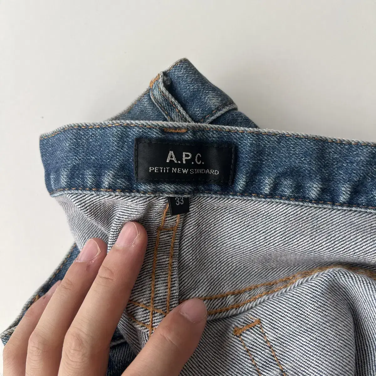 [33] A.P.C. 아페쎄 쁘띠 뉴 스탠다드 진