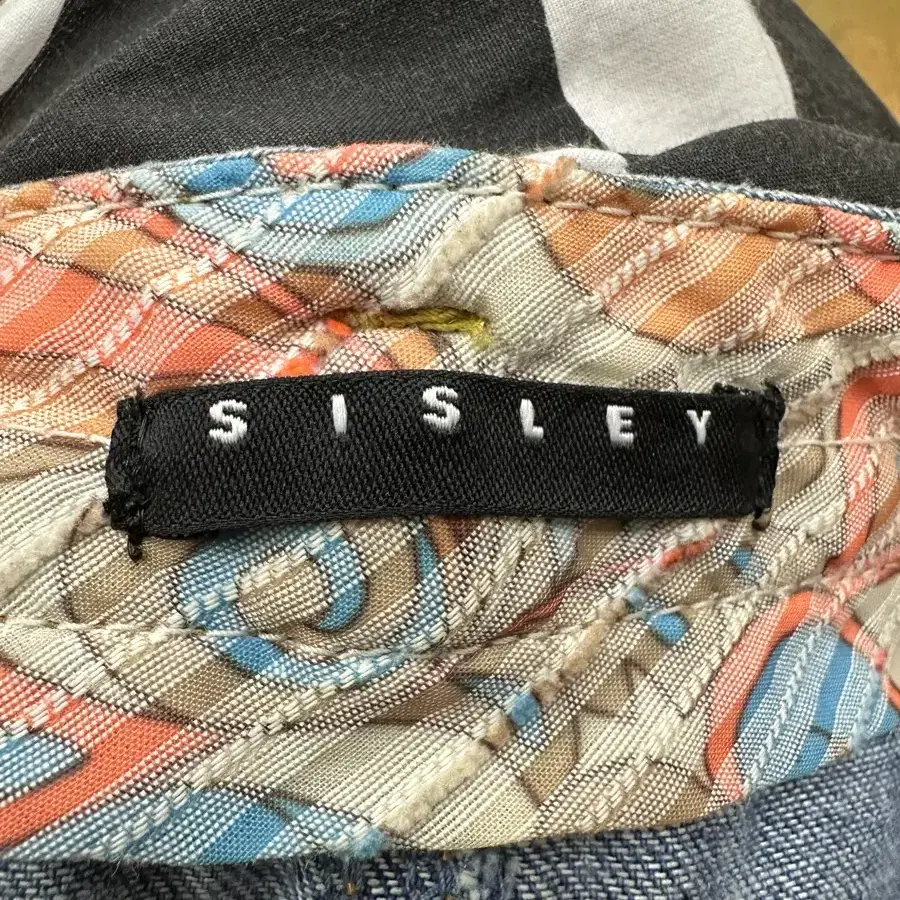 Sisley 후입 시슬리 데님스커트