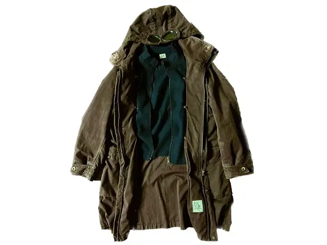 Cp company 브라운 고글 야상 개파카