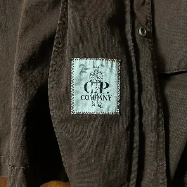 Cp company 브라운 고글 야상 개파카