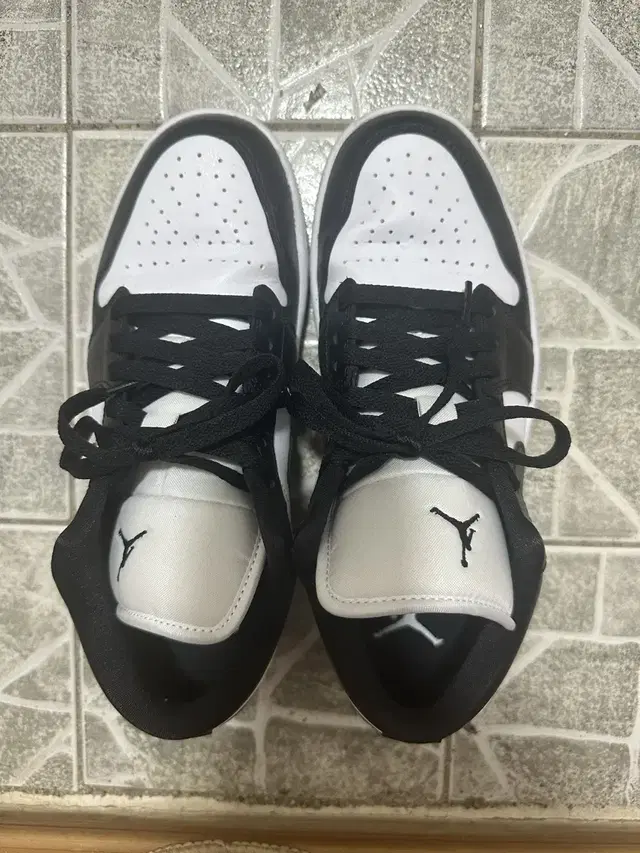 (W) Jordan 1 Low Black and White 260