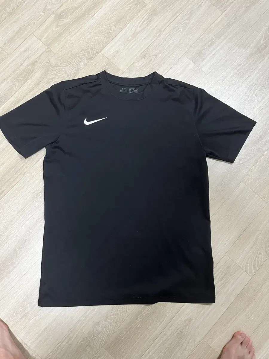 Nike DryFit Short Sleeve L 105