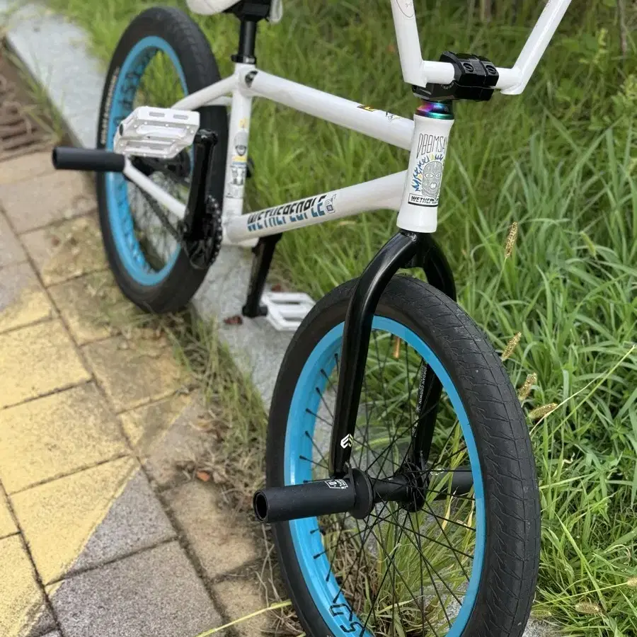 위더피플 둠세이어 bmx 풀커스텀 판매합니다