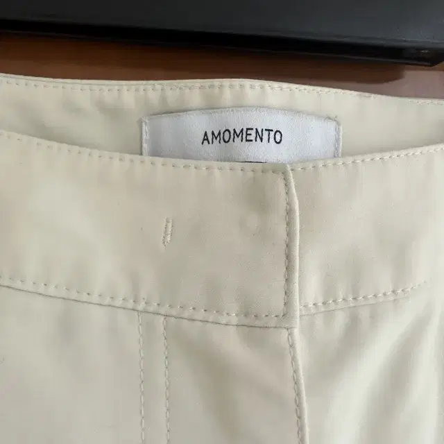 아모멘토/amomento 바지 (Curved leg pants)