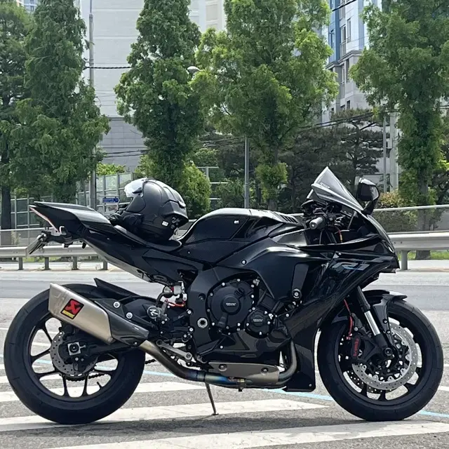 YZF-R1