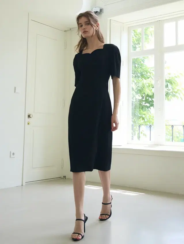 폴앤앨리스 원피스 (HEART NECK DRESS / BLACK)