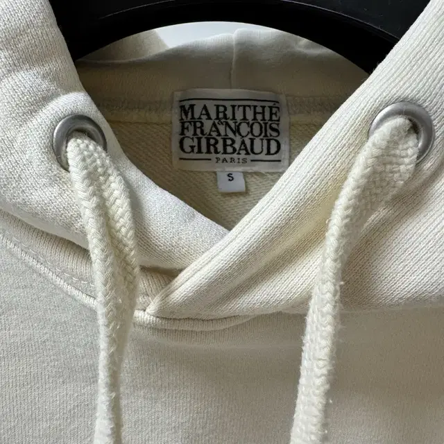 MARITHE COLLEGE HODDIE_Ivory, S