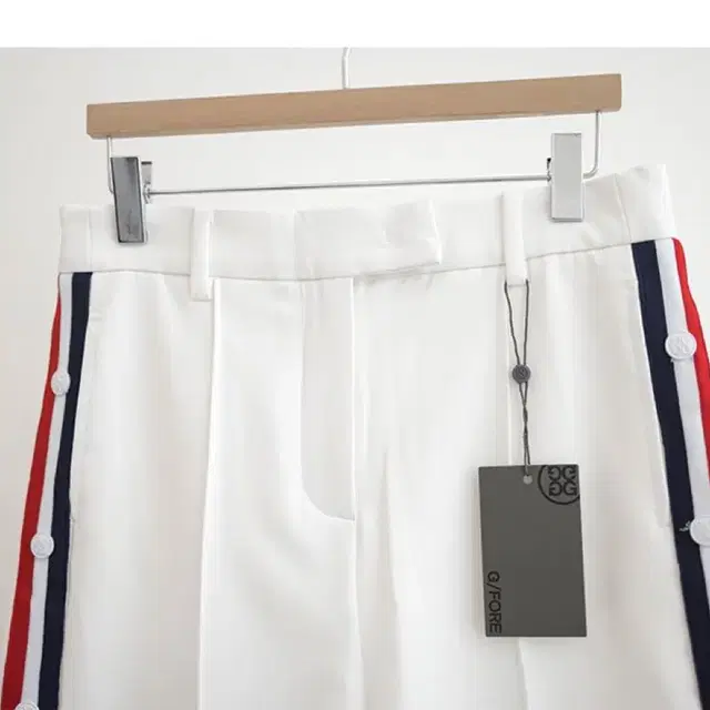 여성 골프웨어 TRI-COLOR KNICKERS SHORTS