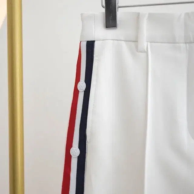 여성 골프웨어 TRI-COLOR KNICKERS SHORTS