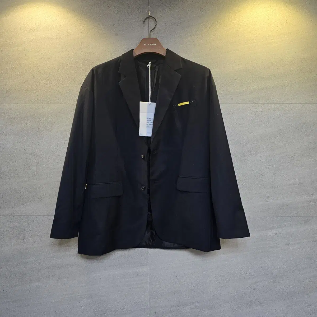 Navy yel points. Blazer, not worn.