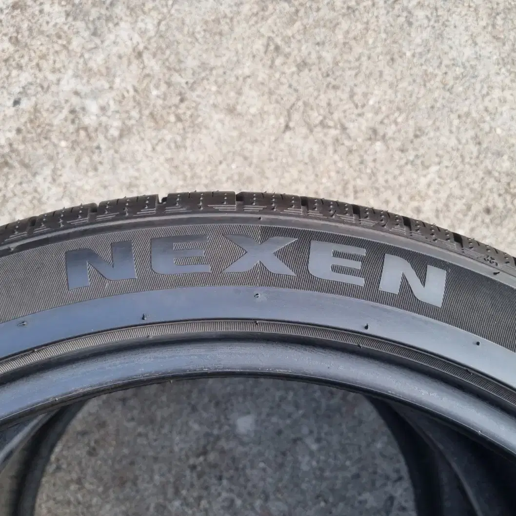 [인천중고타이어] 245/40R19 98W 넥센타이어 엔페라 슈프림