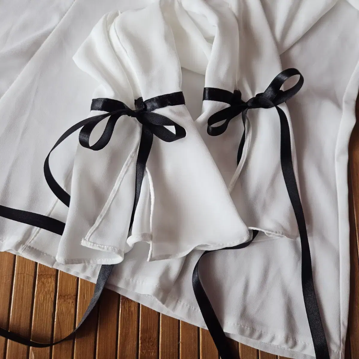 Women's blouseRareShajuHaneulMaterial White sleeveShirringRibbonStal New~*^^*