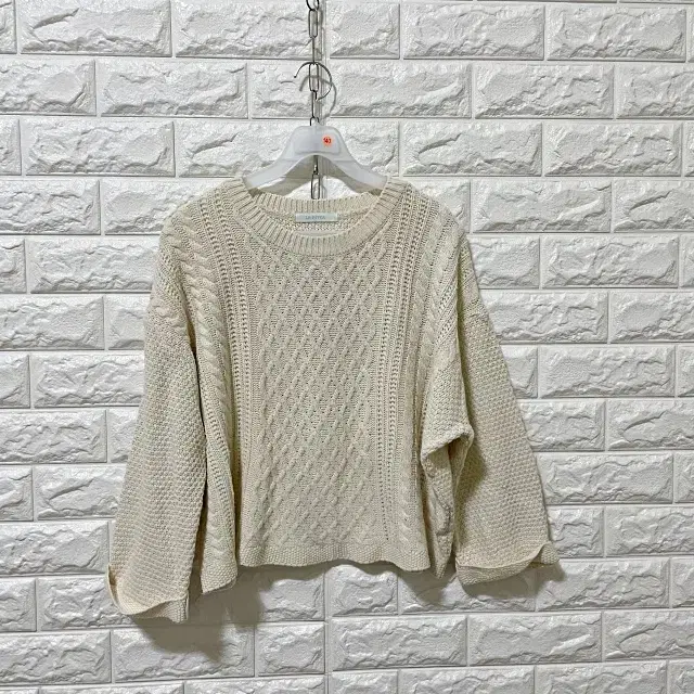 L140 Knit T-shirt