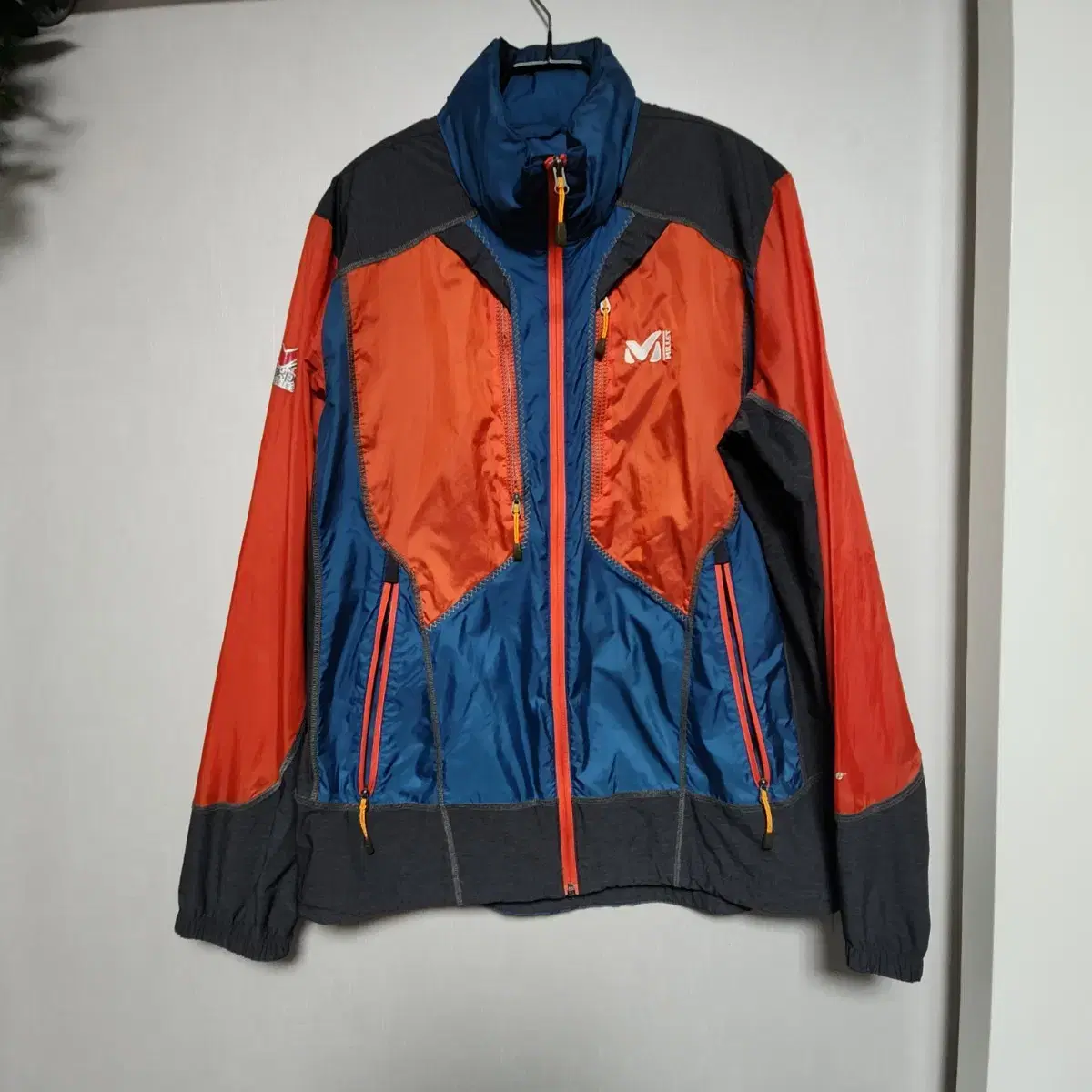 Millet windbreaker