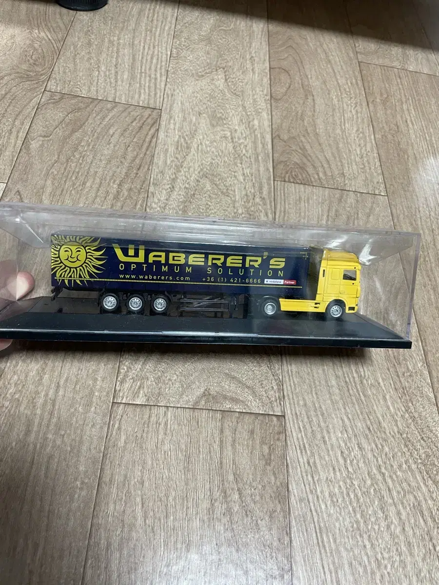 Waberers for sale with adjustable price / cargo trucks cars new for show