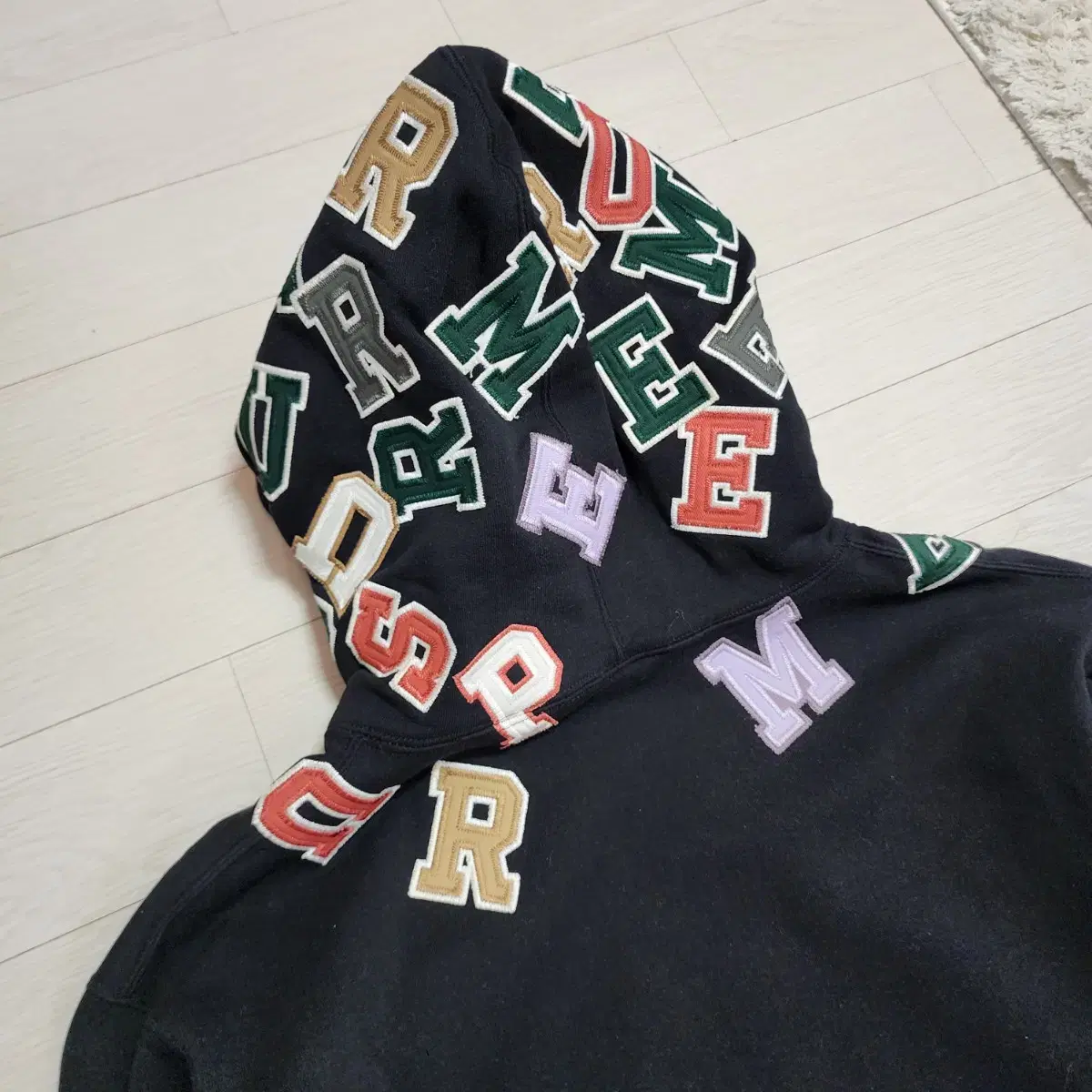 슈프림 Supreme Scattered Applique 후드티