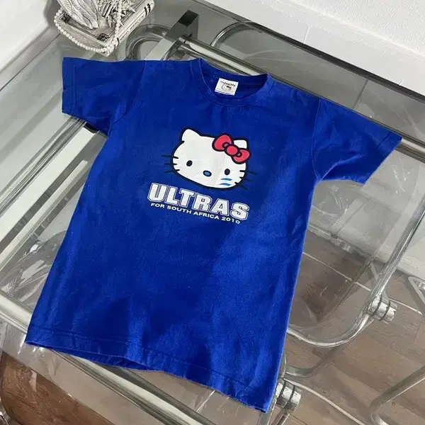 HELLO KITTY t-shirts