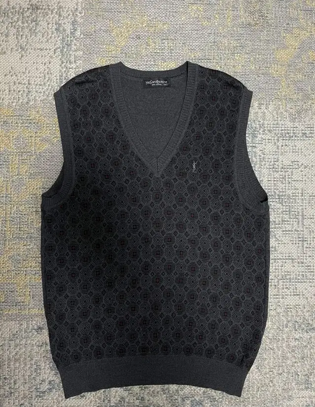 생로랑(YvesaintLaurent) 니트 조끼 XL/105