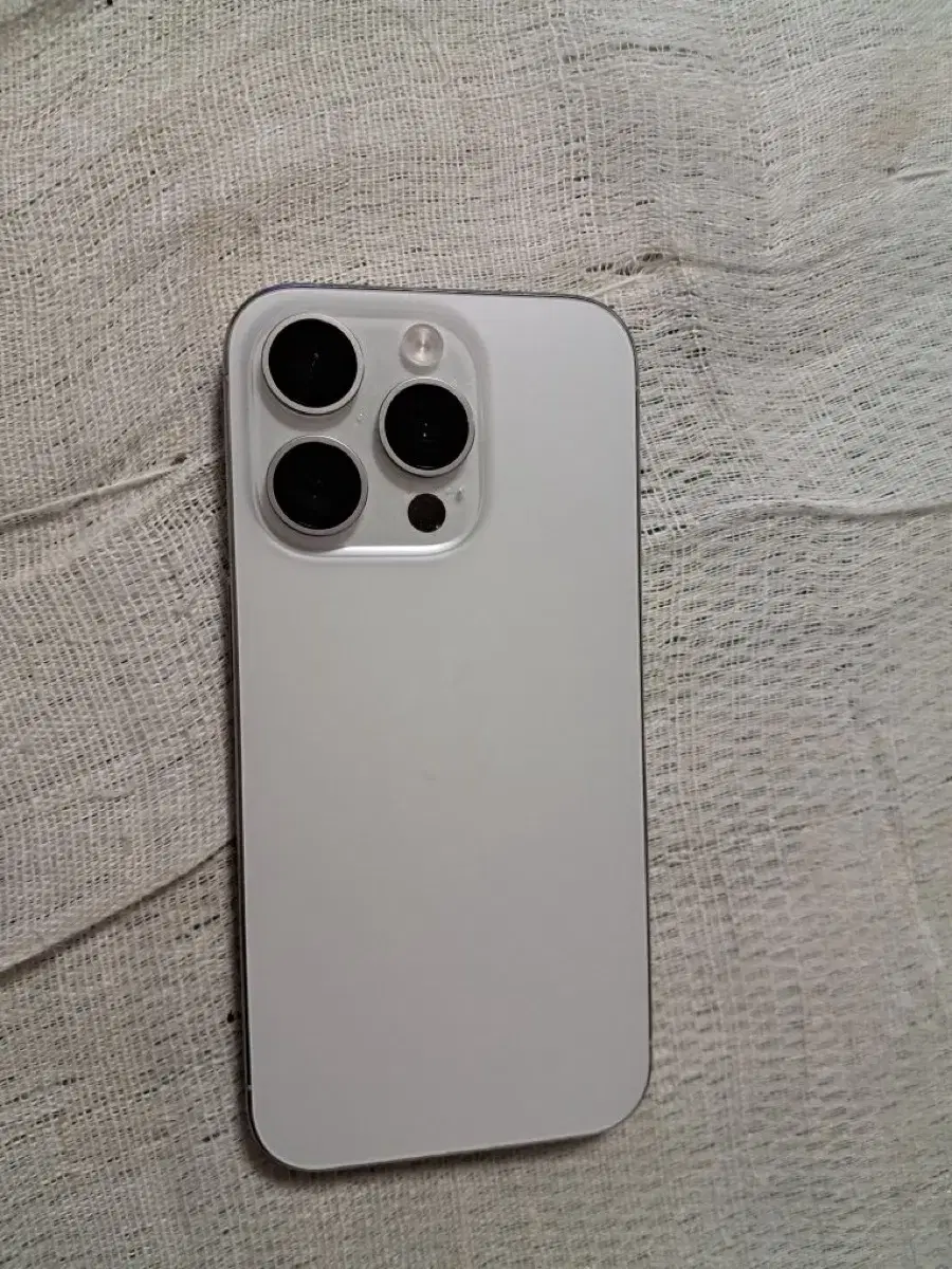 I'm selling my iPhone 15 Pro and Airpods Plus Alpha