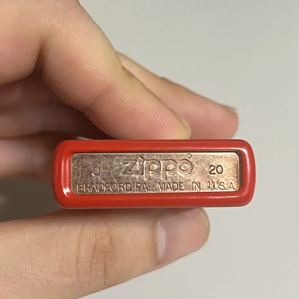 슈프림 zippo 라이터 (라이터기름 + 추가 부싯돌 2개)